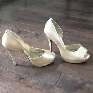 Jessica Simpson peep toe heels - size 8
